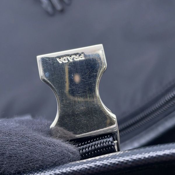 プラダ ショルダーバッグ サフィアーノ ロゴ ナイロン PRADA メッセンジャーバッグ 黒