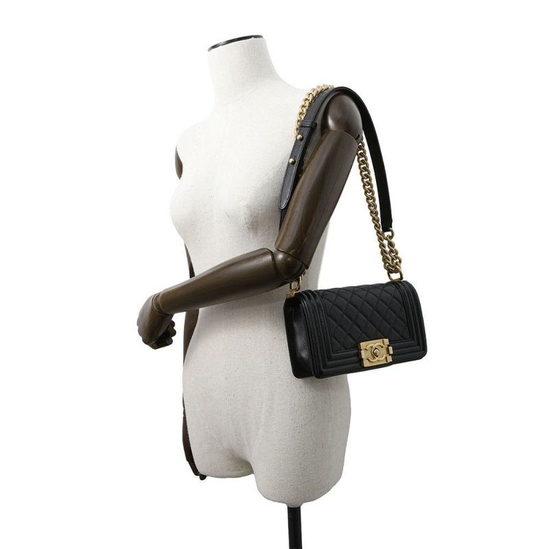 シャネル チェーンショルダーバッグ ボーイシャネル スモール マトラッセ ココマーク A67085 BOY CHANEL 黒