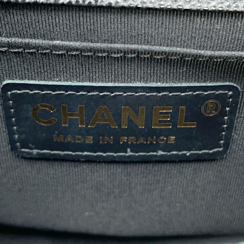 シャネル チェーンショルダーバッグ ボーイシャネル スモール マトラッセ ココマーク A67085 BOY CHANEL 黒