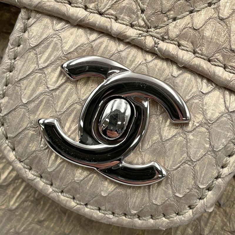 シャネル チェーンショルダーバッグ マトラッセ ココマーク パイソン A68204 CHANEL