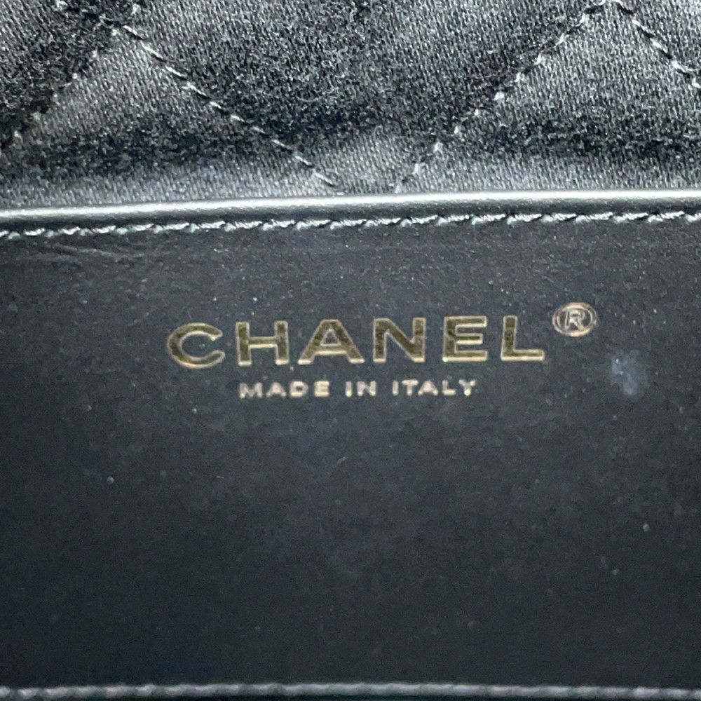 シャネル ハンドバッグ CHANEL 22 ミニ ココマーク シャイニーカーフレザー AS3980 CHANEL 2way 黒