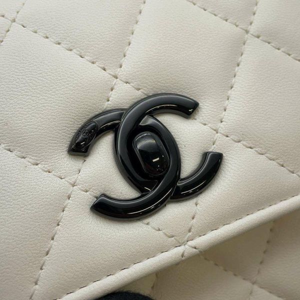 シャネル チェーンショルダーバッグ マトラッセ ココマーク ラムスキン A81633 CHANEL クラッチ 白