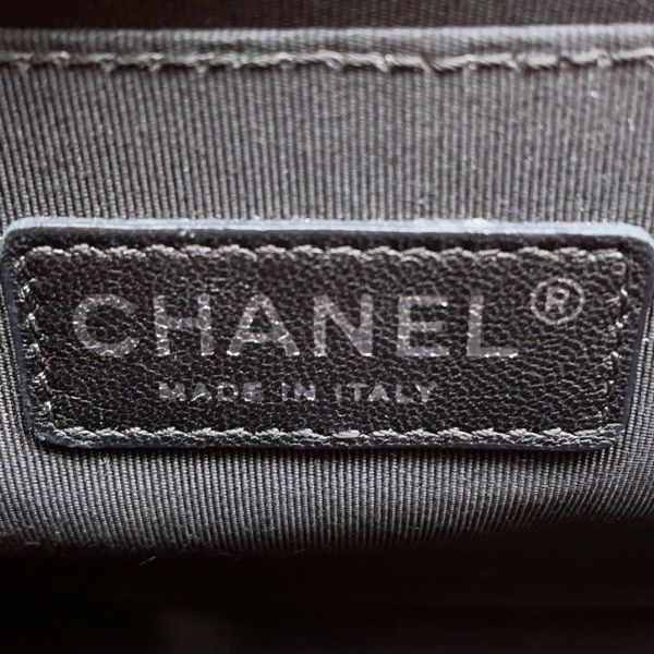 シャネル チェーンショルダーバッグ ボーイシャネル ラムスキン A67086 CHANEL