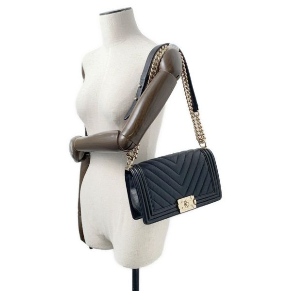 シャネル チェーンショルダーバッグ ボーイシャネル シェブロン Vステッチ ココマーク  A67086 CHANEL バッグ 黒