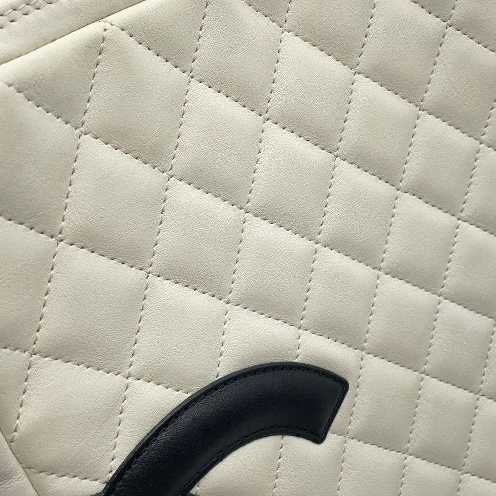 シャネル ショルダーバッグ カンボンライン ミディアム ココマーク A25178 CHANEL バッグ 白 黒