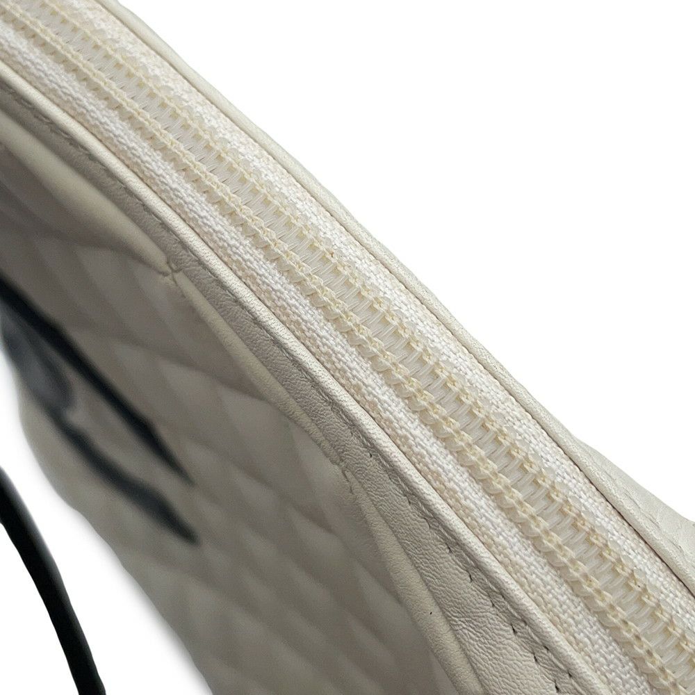 シャネル ショルダーバッグ カンボンライン ミディアム ココマーク A25178 CHANEL バッグ 白 黒