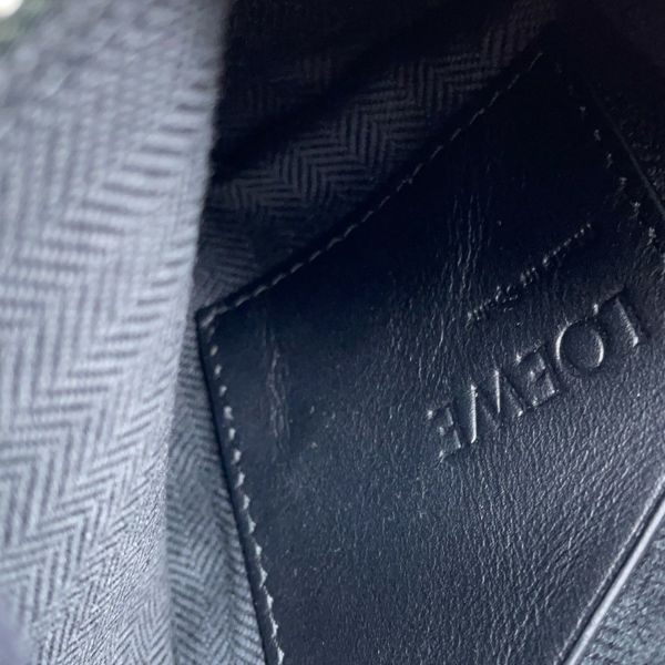 ロエベ ボディバッグ アナグラム バーティカル Tポケット レザー C500P02X02 LOEWE バッグ