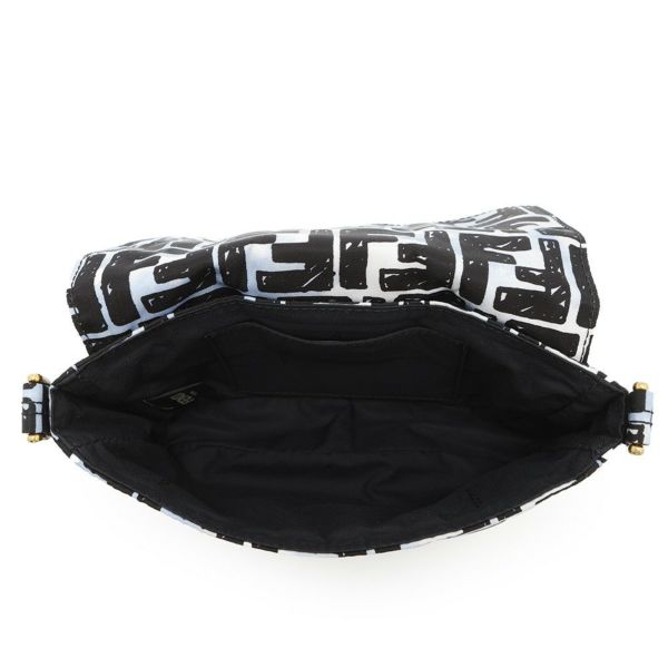 フェンディ ショルダーバッグ ジョシュアヴィーダス コラボ ズッカ ミニ バゲット ナイロン 
8BR784 FENDI ボディバッグ 黒