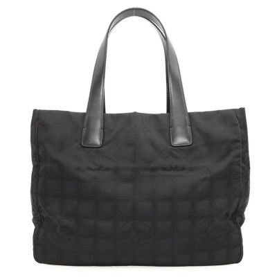 【新品】1点のみ！海外限定ノベルティCHANEL ブラック ナイロンバッグ 海外限定ノベルティCHANEL ブラック ナイロンバッグ - メルカリ