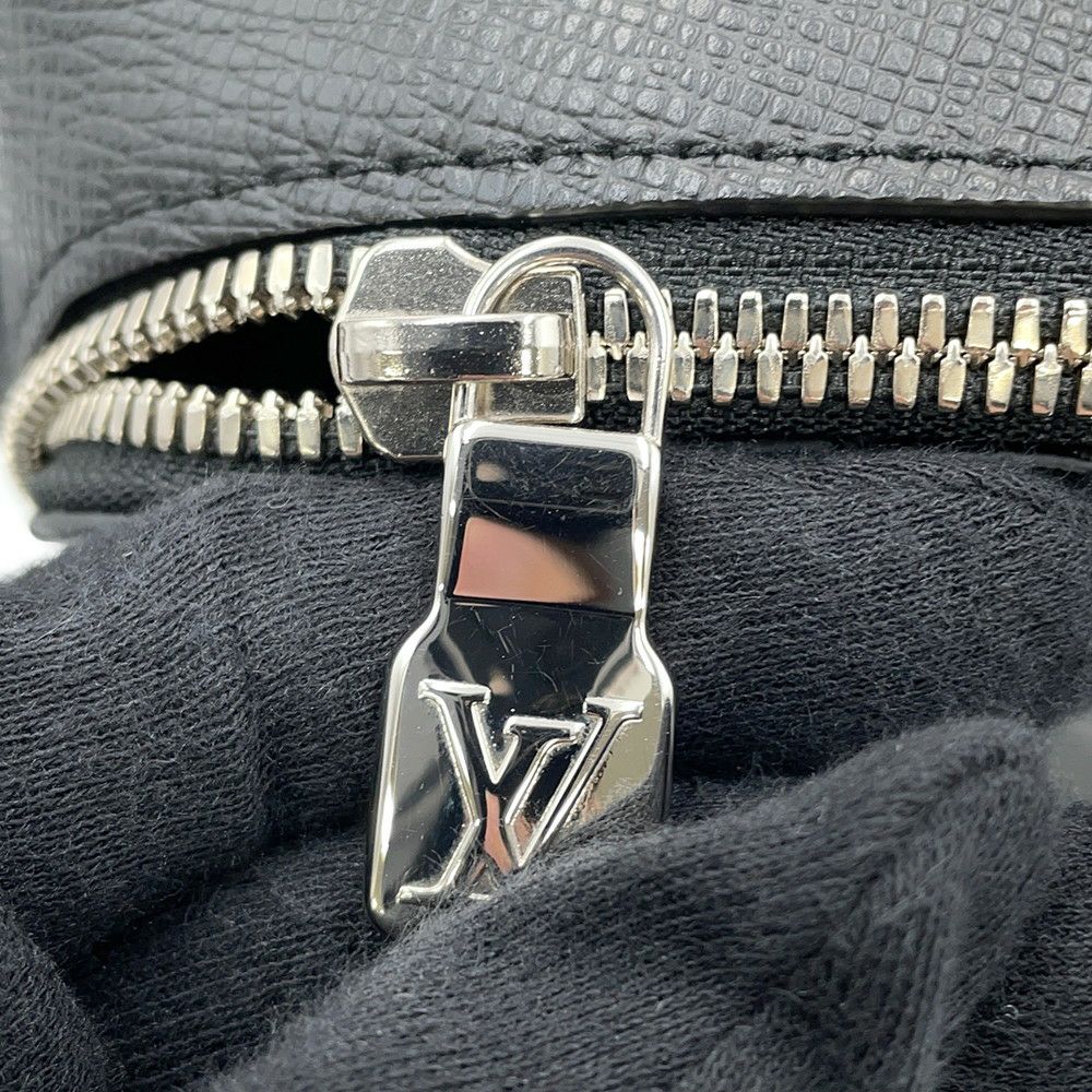 ルイヴィトン ボディバッグ モノグラム・エクリプス タイガ アウトドア・スリングバッグ M30741 ブラック 黒 タイガラマ