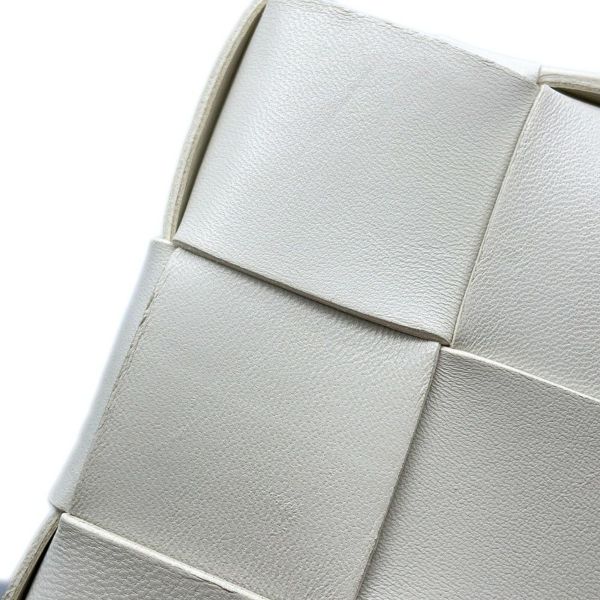 ボッテガヴェネタ ショルダーバッグ マキシイントレチャート カセット ミニ レザー 755031 BOTTEGA VENETA ポシェット 白