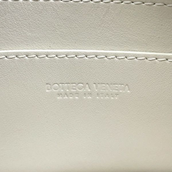 ボッテガヴェネタ ショルダーバッグ マキシイントレチャート カセット ミニ レザー 755031 BOTTEGA VENETA ポシェット 白