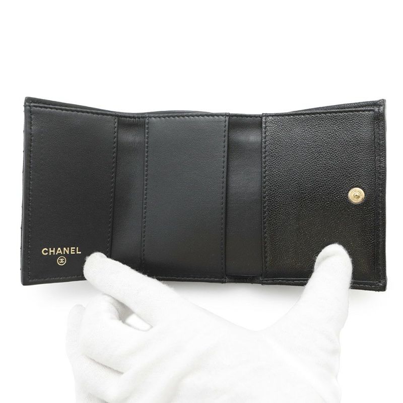 シャネル 三つ折財布 ボーイシャネル ココマーク スモールウォレット キャビアスキン A84432 CHANEL 黒