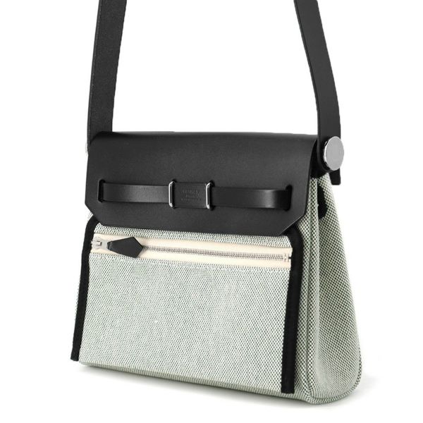 エルメス ショルダーバッグ エールバッグジップ ミニ ブラック/エクリュ/シルバー金具トワルミリタリー/ヴァッシュハンター K刻印 黒