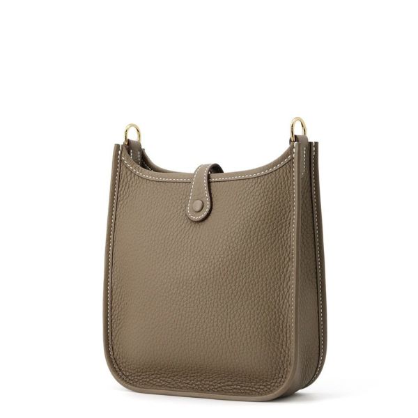 エルメス ショルダーバッグ エブリン アマゾン TPM 111cm エトゥープ/ブルーインディゴ/ゴールド金具 トリヨンクレマンス K刻印