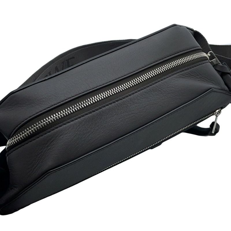 ロエベ ボディバッグ コンバーチブルスリング クラシックカーフレザー B777NCNX01 LOEWE