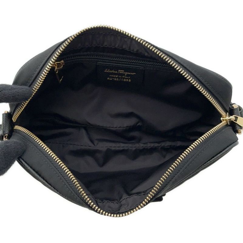 サルヴァトーレ・フェラガモ ショルダーバッグ ヴァラ ナイロン Ferragamo バッグ 黒