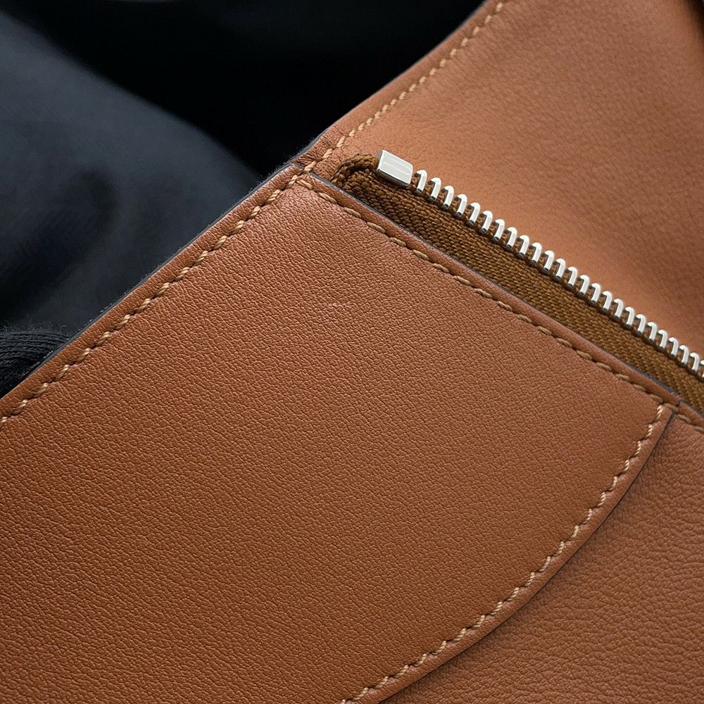 ロエベ ハンドバッグ ハンモック スモール レザー 387.30.S35 LOEWE 2wayショルダーバッグ