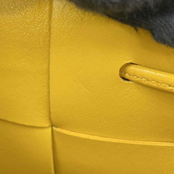 ボッテガヴェネタ ショルダーバッグ マキシイントレチャート スモール カセット クロスボディ レザー 680218