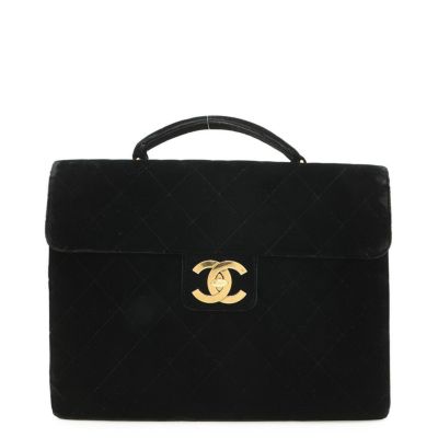 新品　シャネル　CHANEL ベルベット ベルト CCロゴ付き　黒 CHANEL NEW QUILTED BLACK LEATHER BELT WITH CC LOGO GOLD