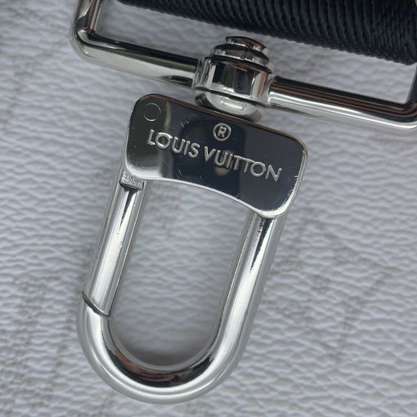 ルイヴィトン ショルダーバッグ モノグラム タイガ アルファ・メッセンジャー M31069 白 ホワイト タイガラマ