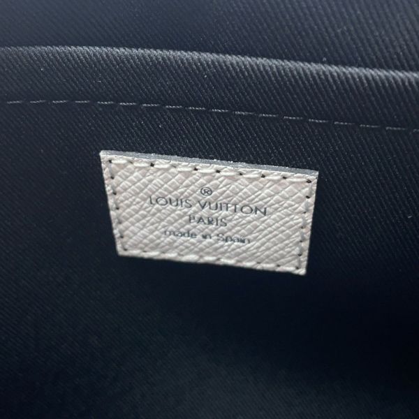 ルイヴィトン ショルダーバッグ モノグラム タイガ アルファ・メッセンジャー M31069 白 ホワイト タイガラマ