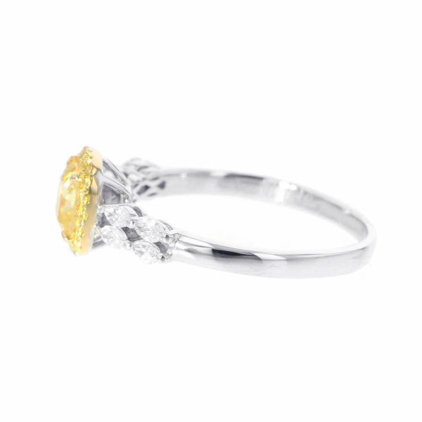 ファンシーイエローダイヤ リング YD1.01ct yd0.12ct ダイヤ 0.313ct K18WGホワイトゴールド サイズ約16号 GIA鑑定書付き