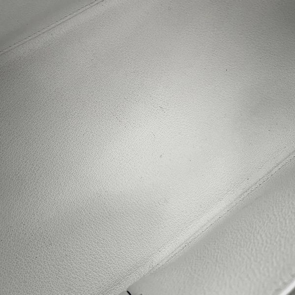 エルメス ショルダーバッグ ショルダーケリー 内縫い ホワイト/シルバー金具 トリヨンクレマンス □M刻印