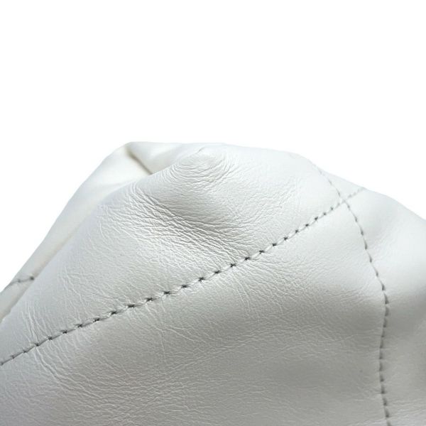 シャネル ハンドバッグ CHANEL 22 ミニ ココマーク シャイニーカーフレザー AS3980 CHANEL 2wayショルダーバッグ 白