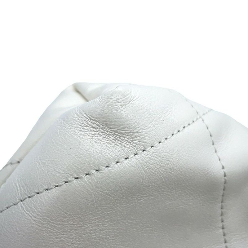 シャネル ハンドバッグ CHANEL 22 ミニ ココマーク シャイニーカーフレザー AS3980 CHANEL 2wayショルダーバッグ 白