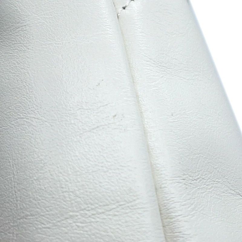 シャネル ハンドバッグ CHANEL 22 ミニ ココマーク シャイニーカーフレザー AS3980 CHANEL 2wayショルダーバッグ 白