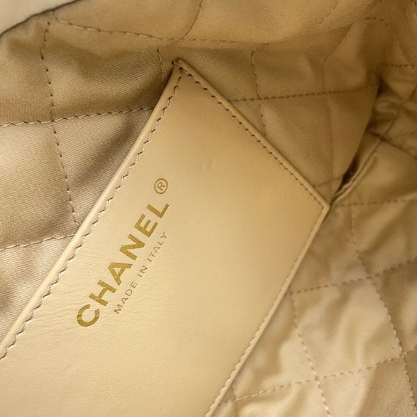 シャネル ハンドバッグ CHANEL 22 ミニ ココマーク シャイニーカーフレザー AS3980 CHANEL 2wayショルダーバッグ 白