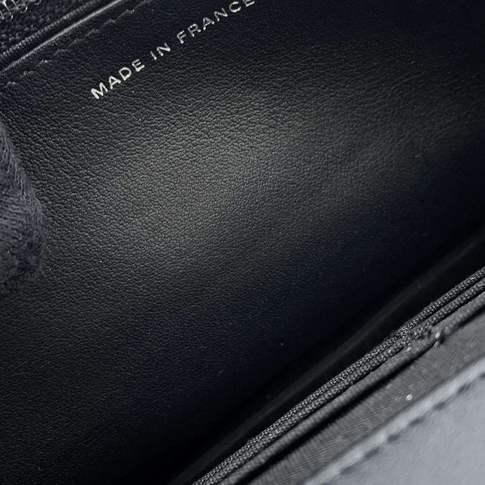 シャネル チェーンウォレット ブリリアント マトラッセ パテント ココマーク 長財布 A48692 CHANEL 財布 黒