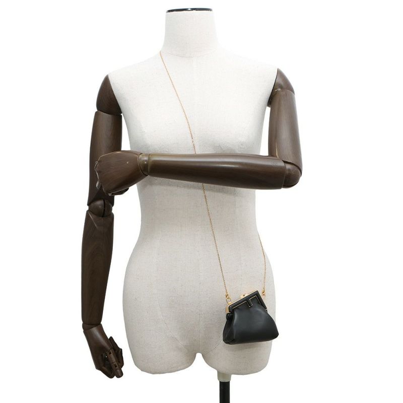 フェンディ チェーンウォレット ファースト ナノ チャーム ラムスキン 7AS051 FENDI コインケース 2way 黒