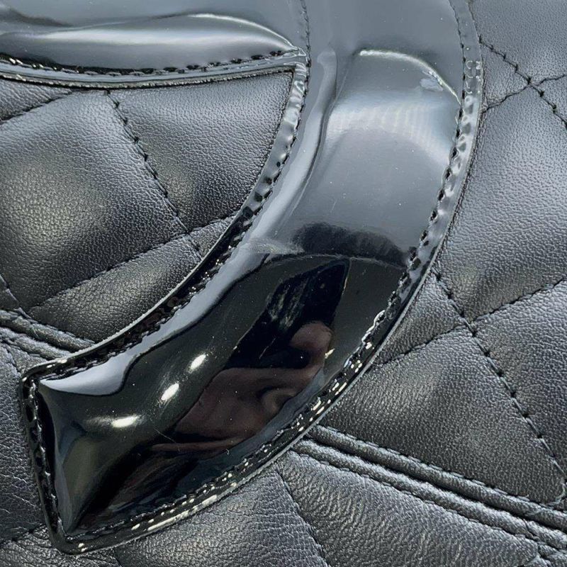 シャネル トートバッグ カンボンライン ラージ ココマーク レザー パテント A25169 CHANEL 黒