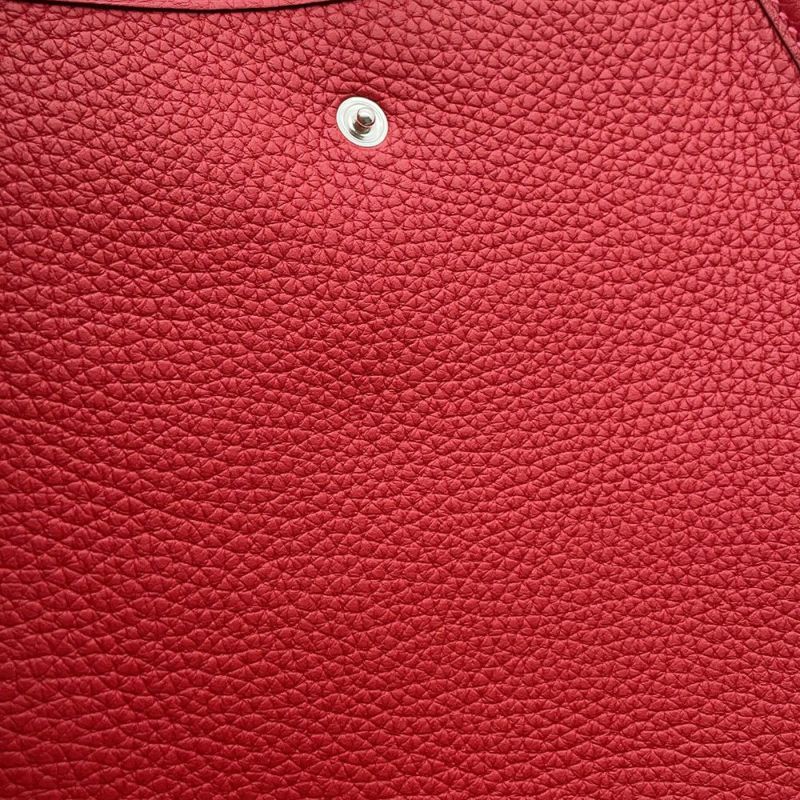 エルメス ショルダーバッグ エブリンTPM アマゾン 111cm ヴァーミリオン/シルバー金具 トリヨンノビーヨ B刻印 HERMES Evelyne