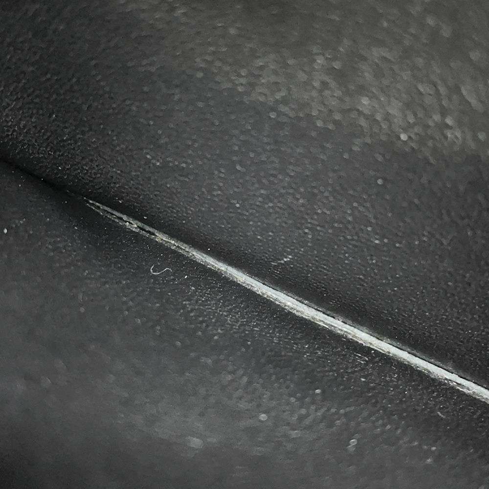 シャネル チェーンショルダーバッグ フラップ フォンケース マトラッセ ココマーク ラムスキン AP3226 CHANEL 黒