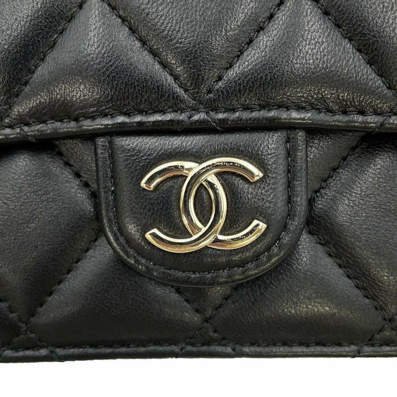 シャネル チェーンショルダーバッグ フラップ フォンケース マトラッセ ココマーク ラムスキン AP3226 CHANEL 黒
