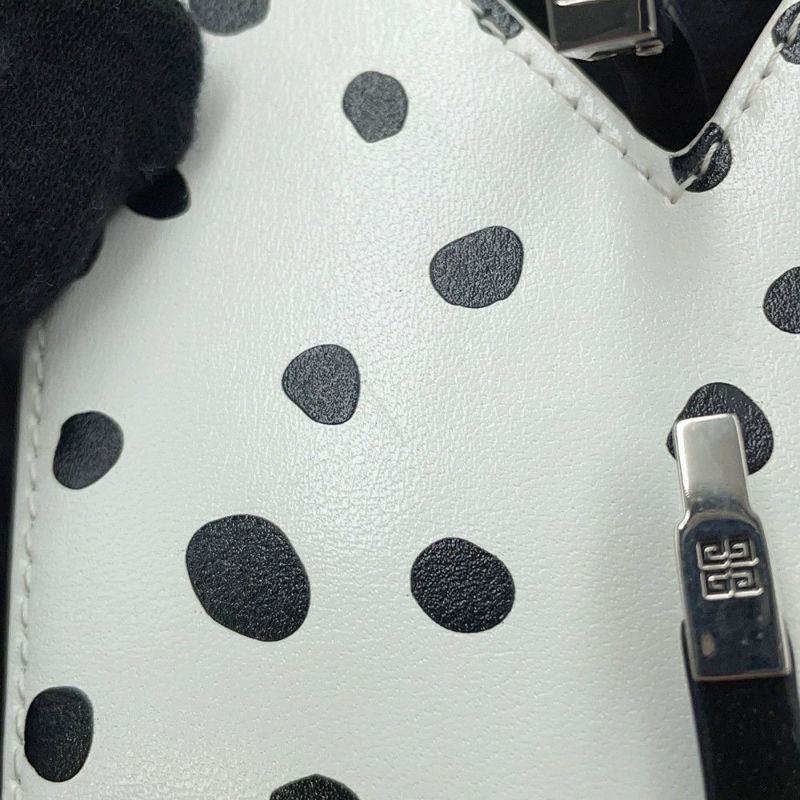 ジバンシー ハンドバッグ カットアウト マイクロ BB60KAB1KG GIVENCHY 白 黒 2way