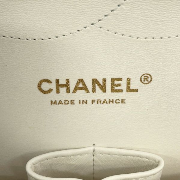 シャネル チェーンショルダーバッグ ココマーク マトラッセ30 キャビアスキン A58600 CHANEL