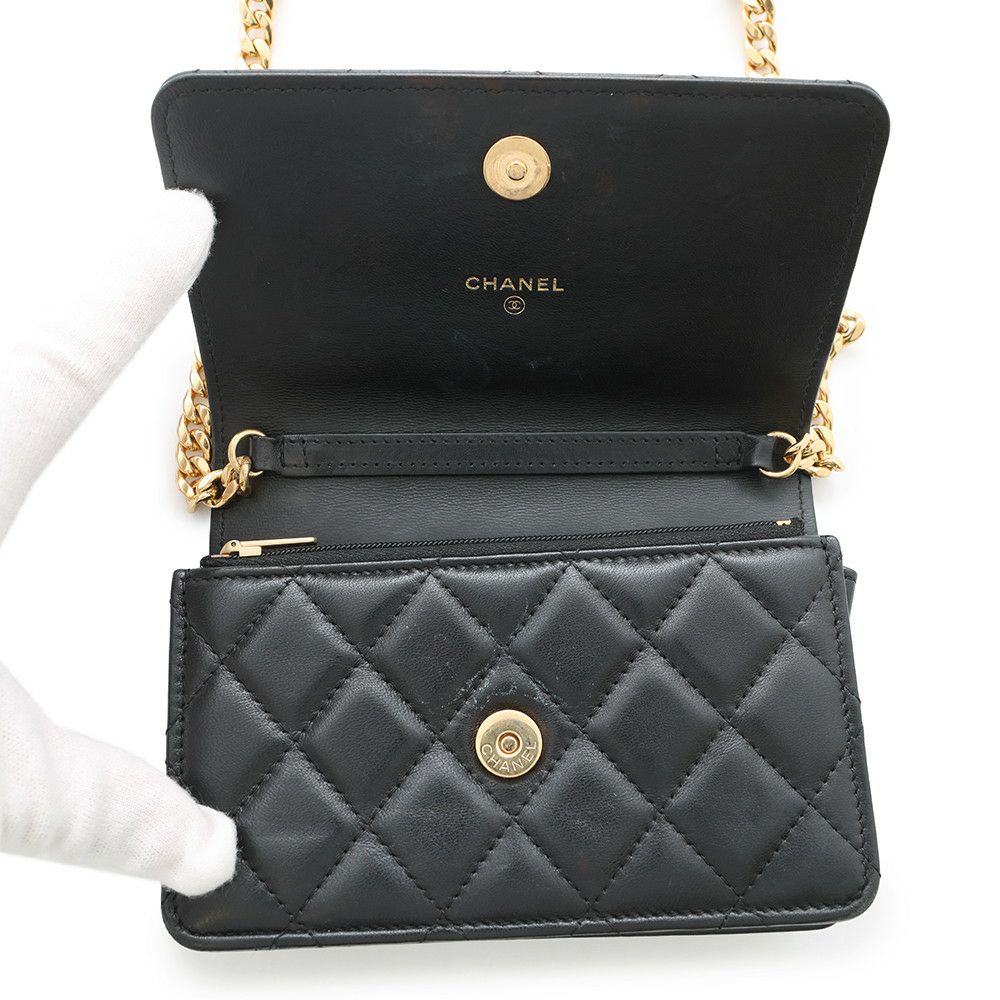 シャネル チェーンウォレット マトラッセ フェイクパール ミニ ラムスキン AP2932 CHANEL 黒