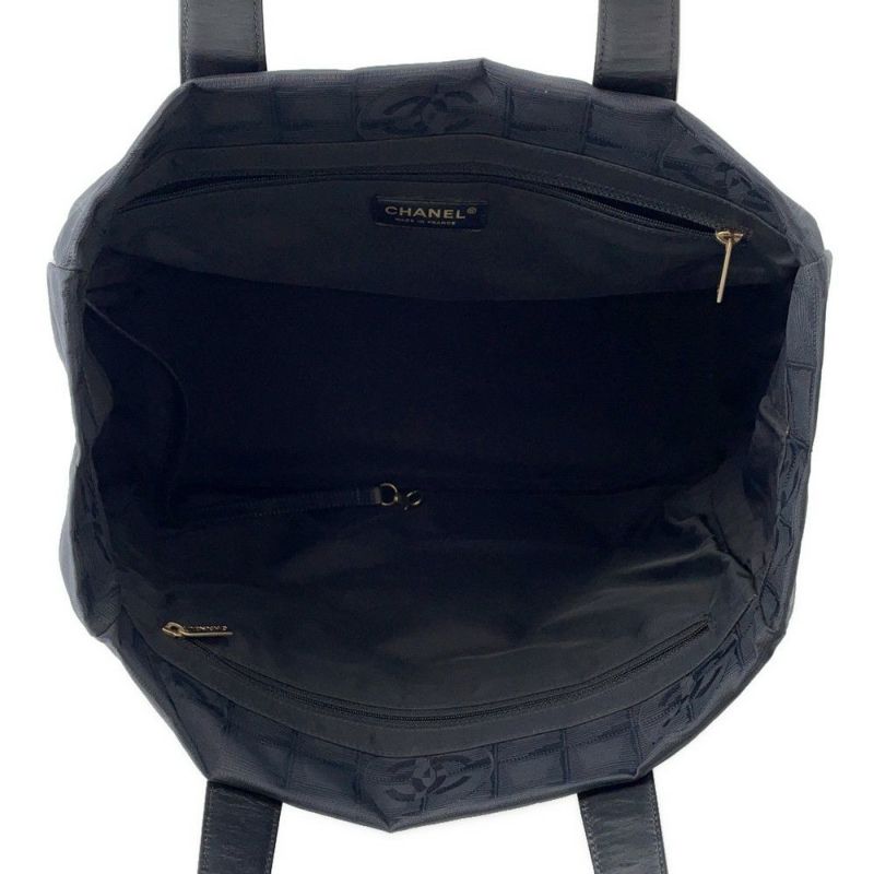 シャネル トートバッグ ニュートラベルライン トートMM ナイロン レザー A15991 CHANEL 黒