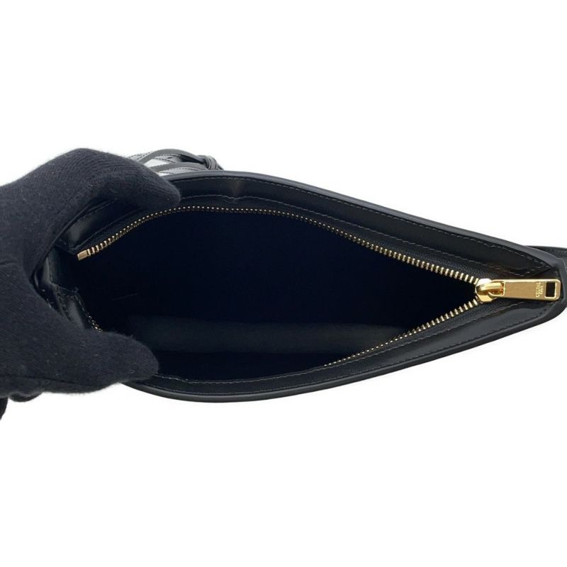 セリーヌ ショルダーバッグ クロックバッグ ミディアム 112273EWT.38NO CELINE バッグ 黒