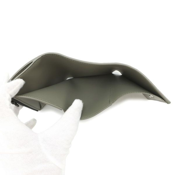 ルイヴィトン 財布 モノグラム・シャドウ ヴィクター・ウォレット M13216 LOUIS VUITTON 三つ折り財布