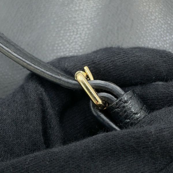 フェンディ ショルダーウォレット FFダイヤモンド レザー 8M0488 FENDI 長財布 黒