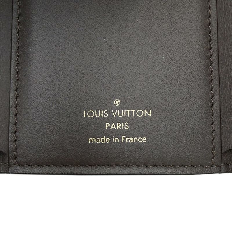 ルイヴィトン 三つ折り財布 トリヨンレザー ポルトフォイユ・カプシーヌ コンパクト M62159