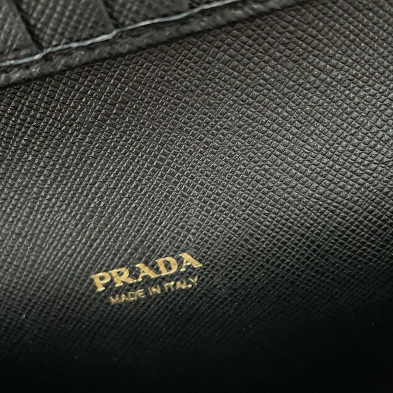 プラダ チェーンウォレット サフィアーノレザー PRADA 財布 黒
