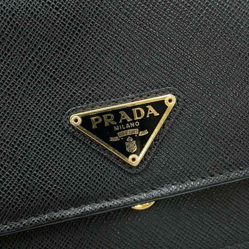 プラダ チェーンウォレット サフィアーノレザー PRADA 財布 黒
