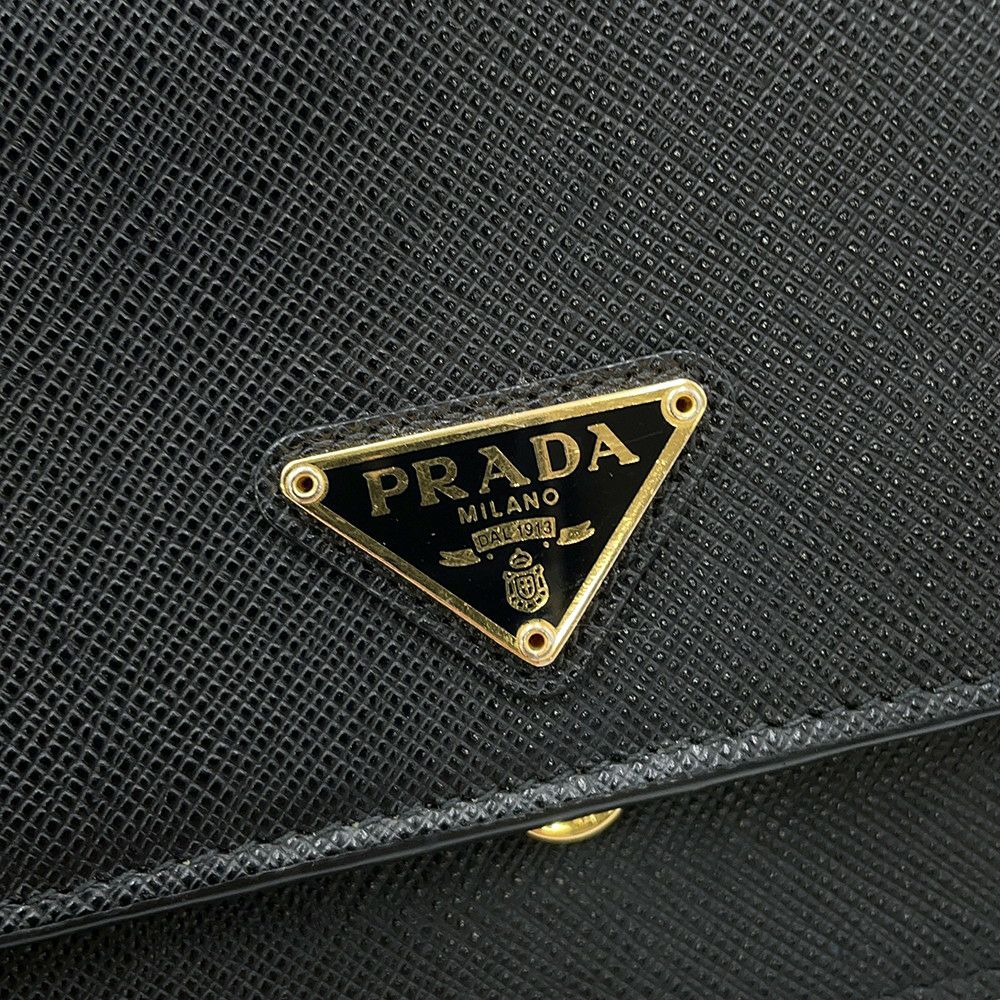 プラダ チェーンウォレット サフィアーノレザー PRADA 財布 黒