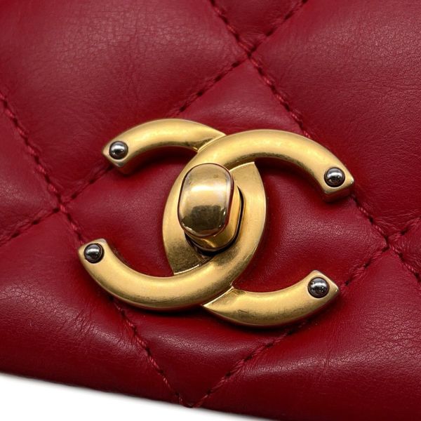 シャネル チェーンショルダーバッグ マトラッセ ココマーク ラムスキン CHANEL バッグ 赤